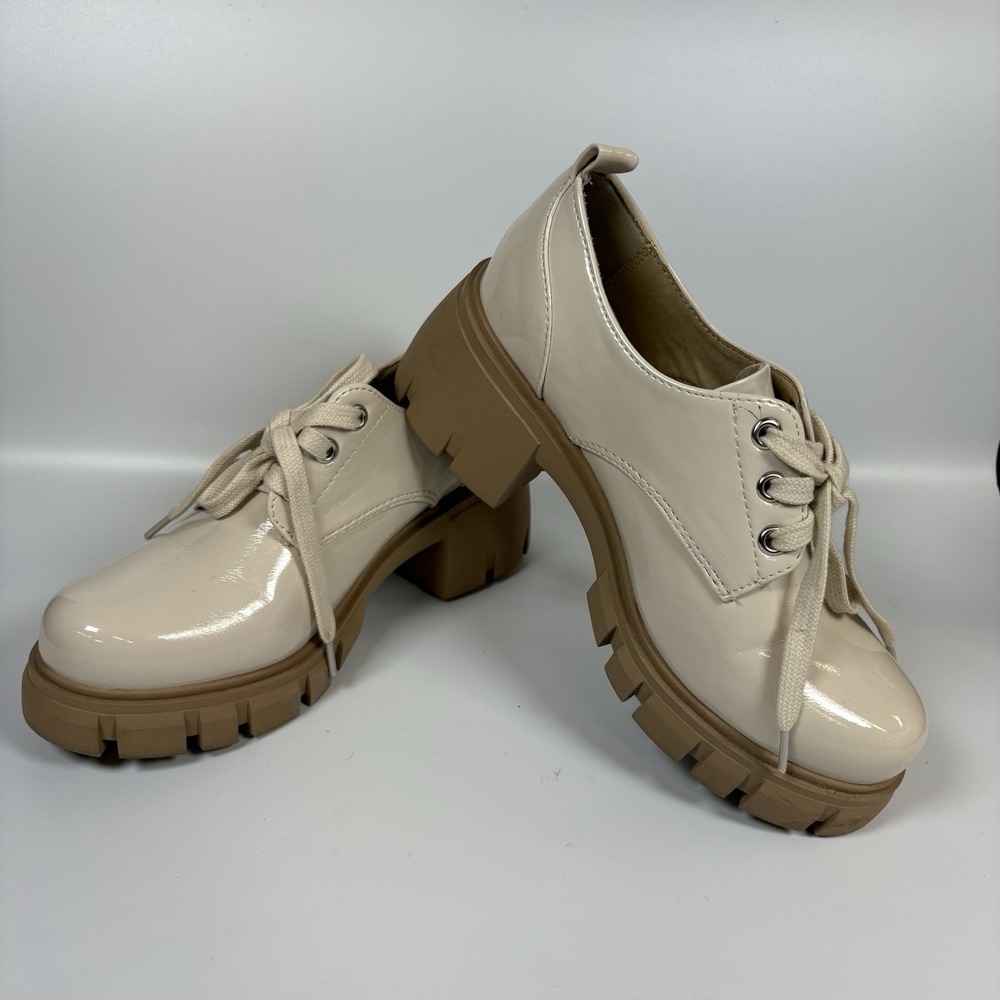 SODA Oxford Shoes Womens 5.5 Cream Patent Chunky Lug Sole Platform Block Heel